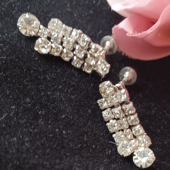 Vintage Kramer NY Dangling Rhinestone Screw-Back Earrings - Picture 1 of 12